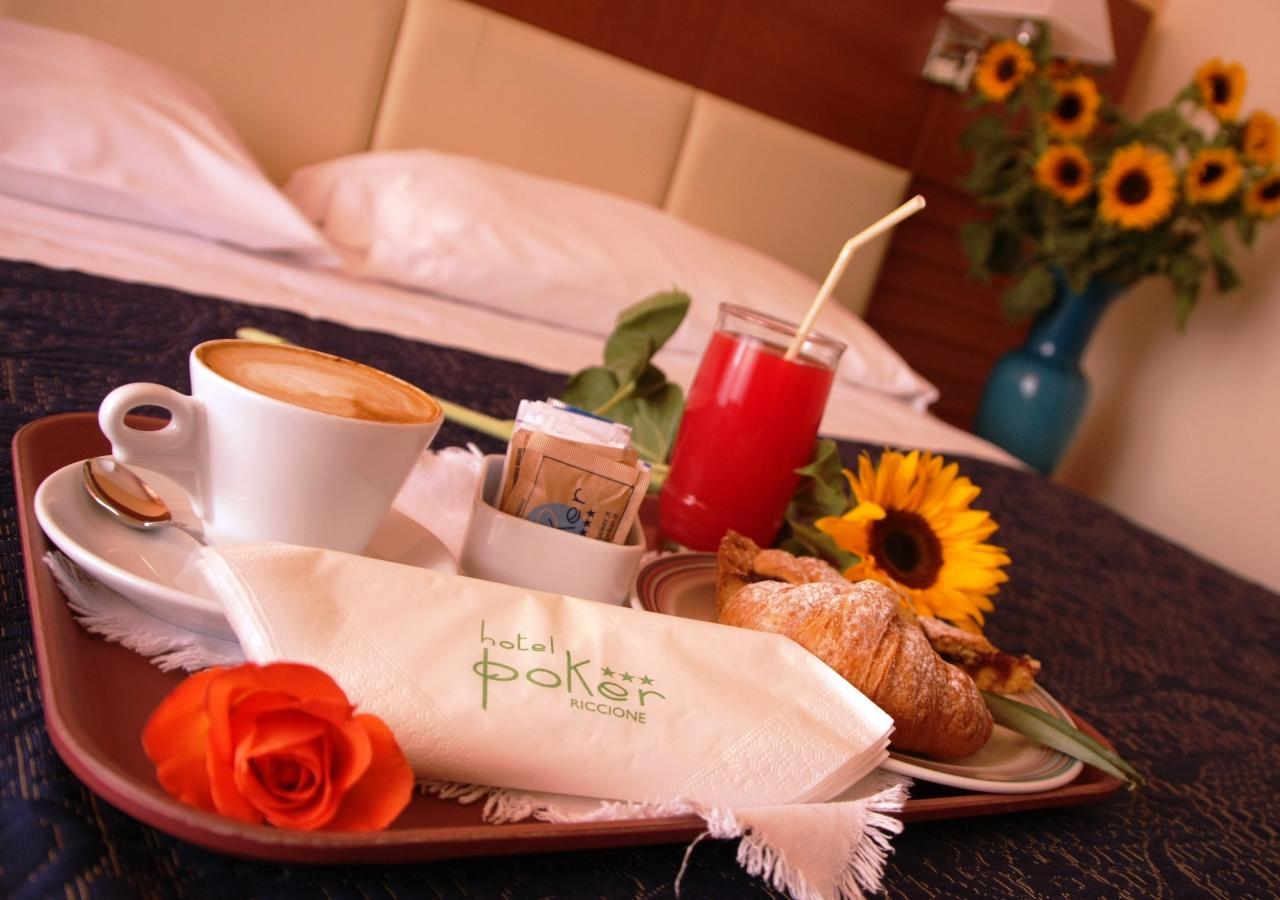 Hotel Poker Риччоне Екстер'єр фото